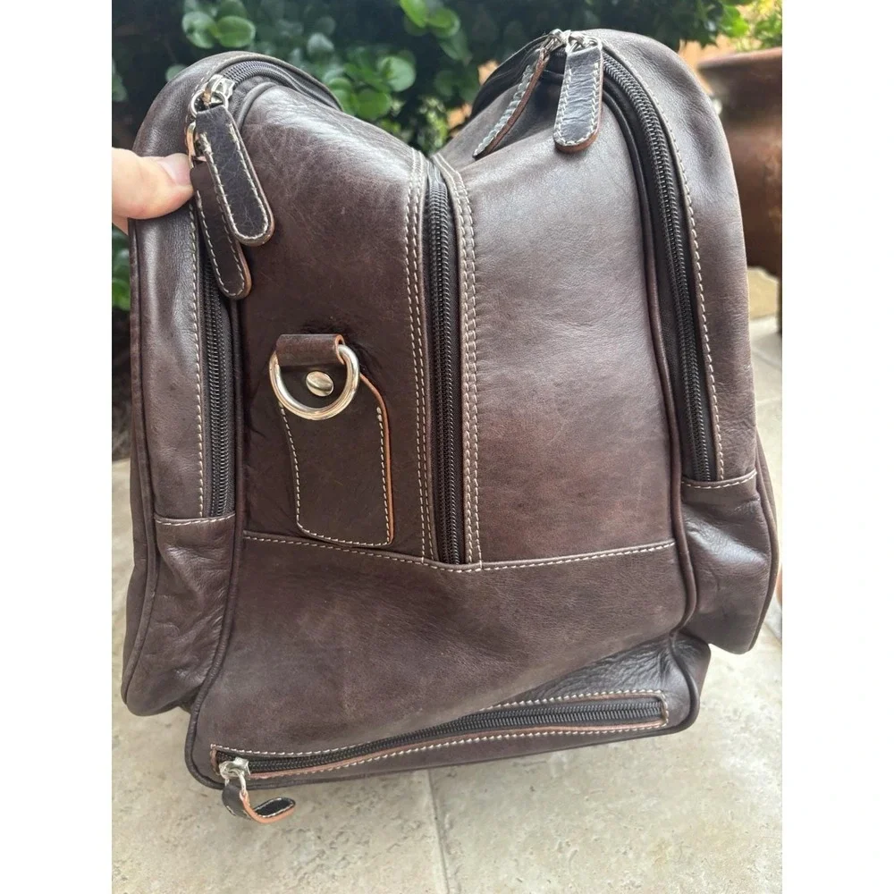 ⭐️Old Angler Italy Brown Leather Travel Bag⭐️2 Wheels Strap Outside Zip Pocket⭐️